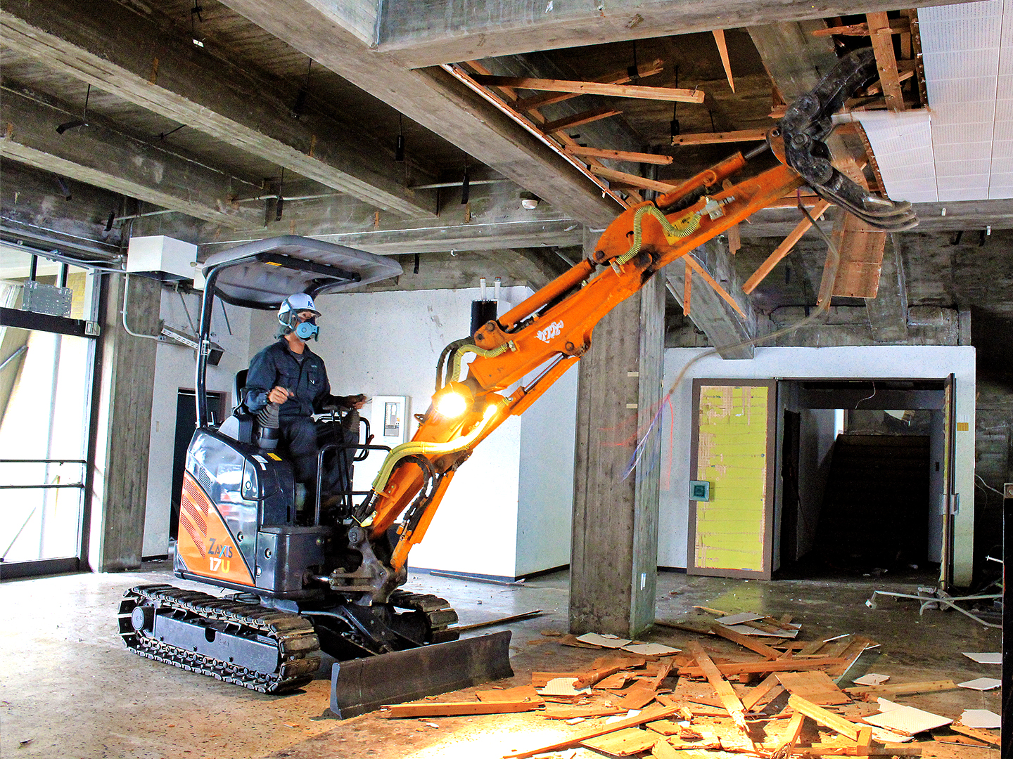 ・日立　Wooo(ウー　23インチ　動作確認済 メディアライブラリー｜日立建機日本